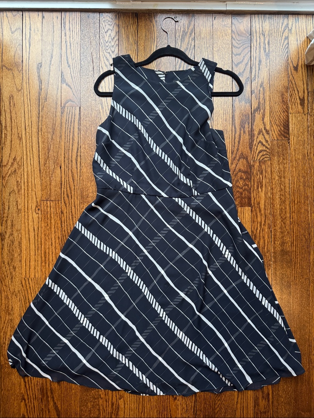 Ann Taylor Sleeveless Black Midi Dress with White Diagonal Stripes